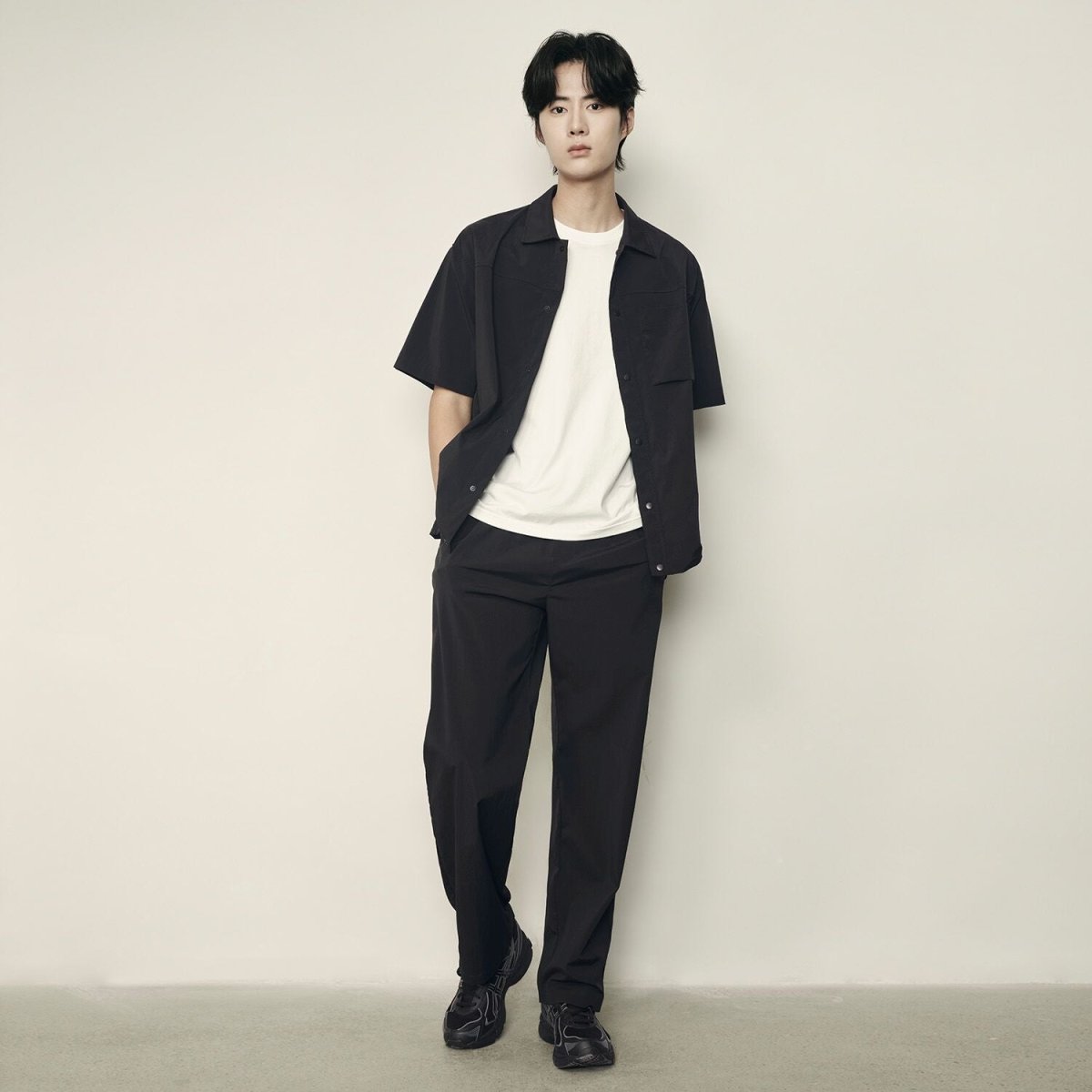 Men’S Nylon Stretch Short Sleeve Shirt – Lightweight & Water - Resistant | Korea Collection - Giordano