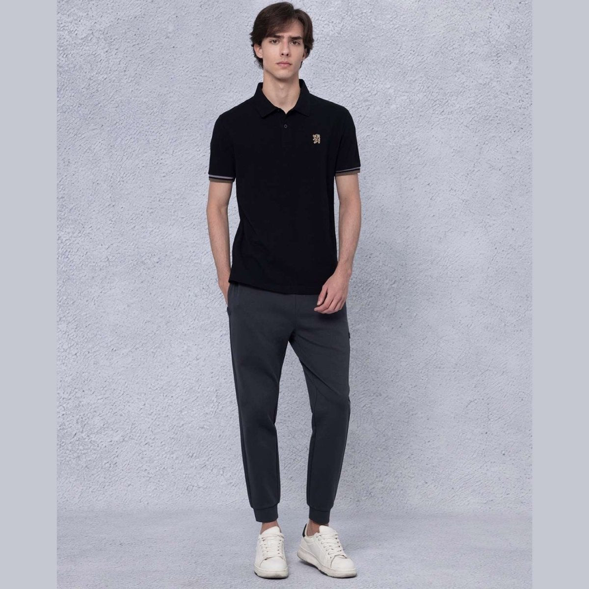 Men's Performance Polo: Classic Piqué, Tipped Collar, Embroidered Detail - Giordano