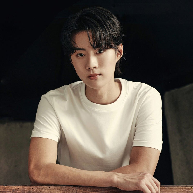 Giordano Men's Slim Fit Tee –Lightweight & Everyday Comfort | Korea Collection - Premium Tee