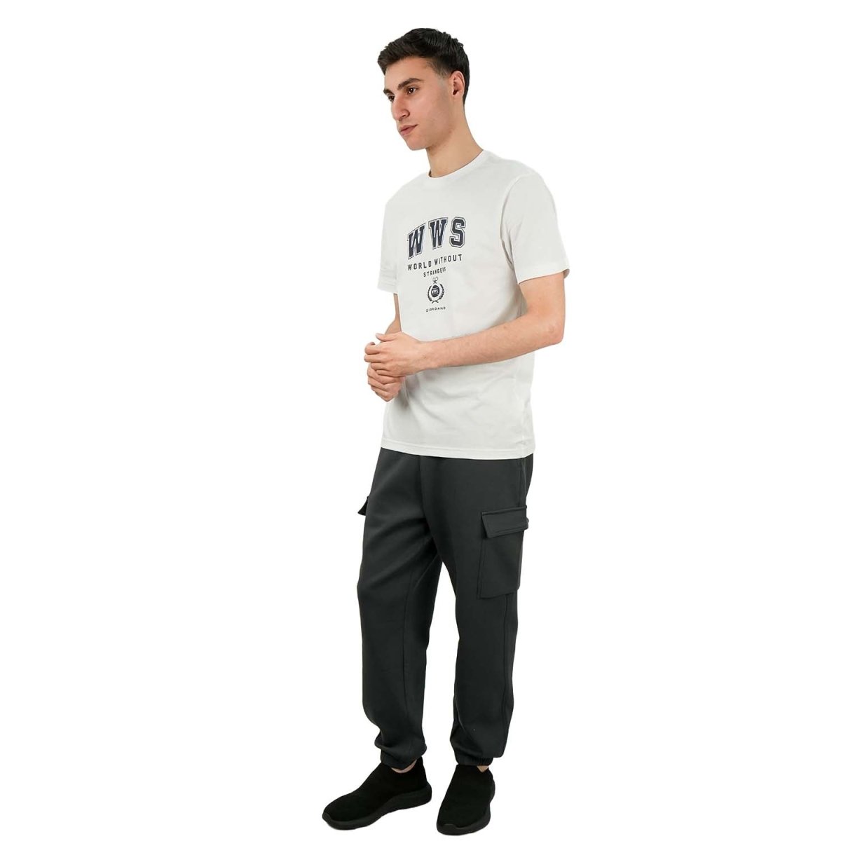 Men's World Without Strangers Print Tee - Slim Fit, Crew Neck, Cotton - Giordano
