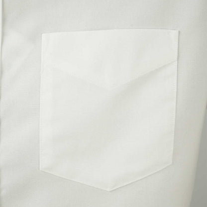 Close-up of white men's wrinkle-free oxford shirt pocket by Giordano with clean stitching details