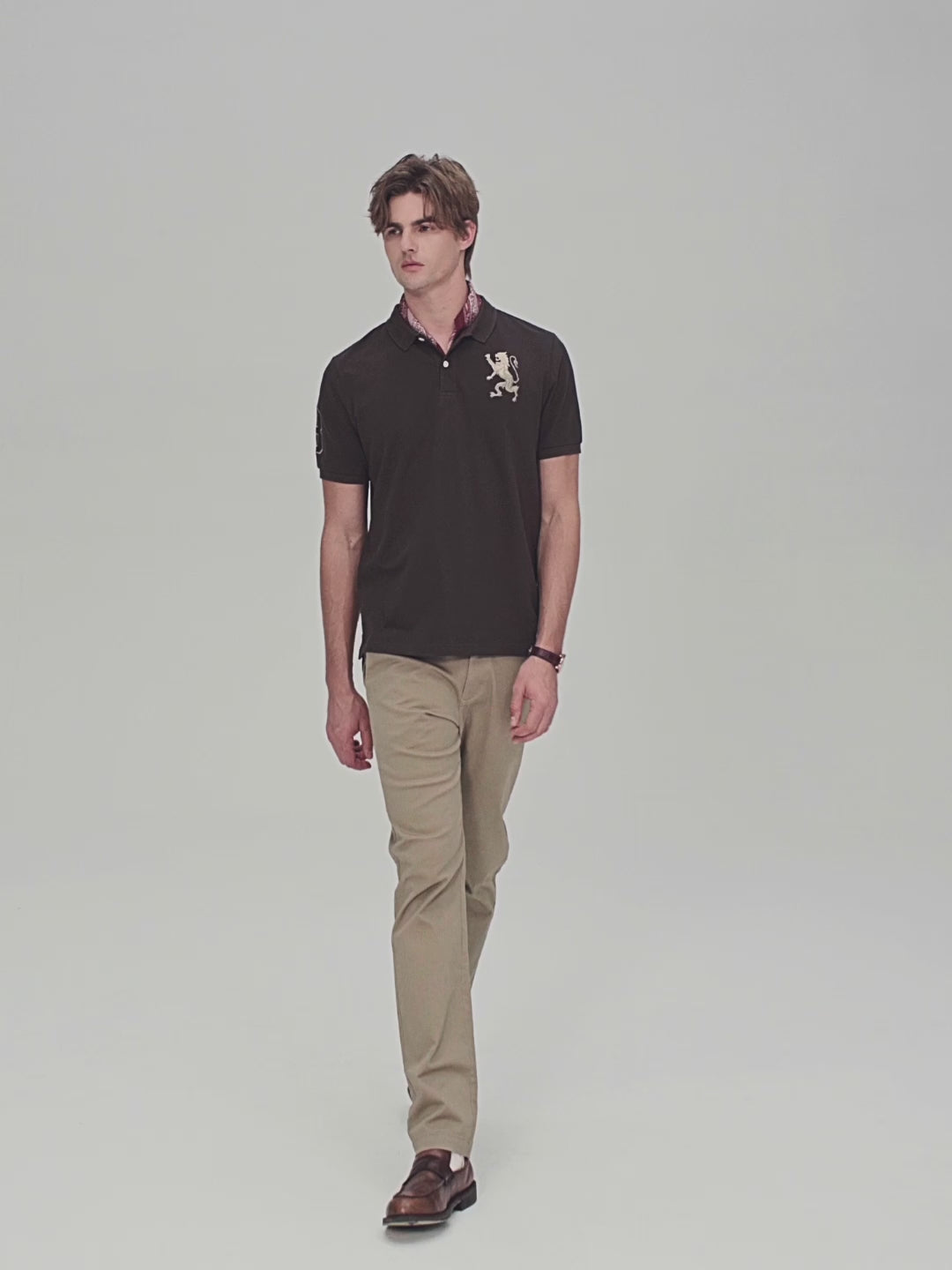 قميص بولو رجالي بقصة ضيقة وتطريز أسد ثلاثي الأبعاد من الليكرا بيكيه