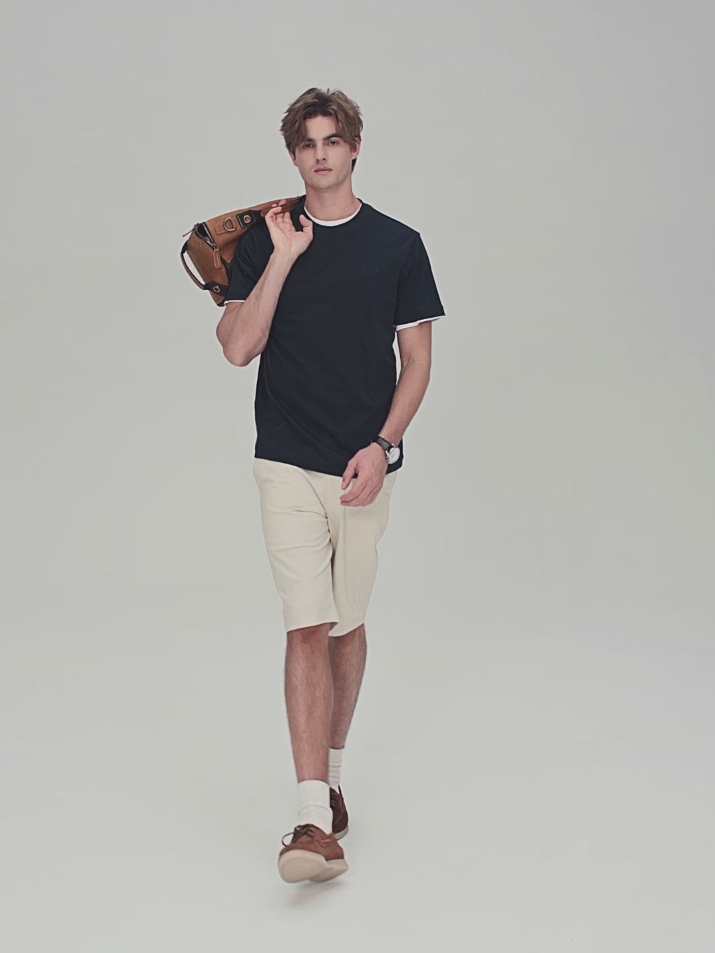 تيشيرت رجالي ضيق بقصة ضيقة من القطن السائل الملمس برقبة دائرية