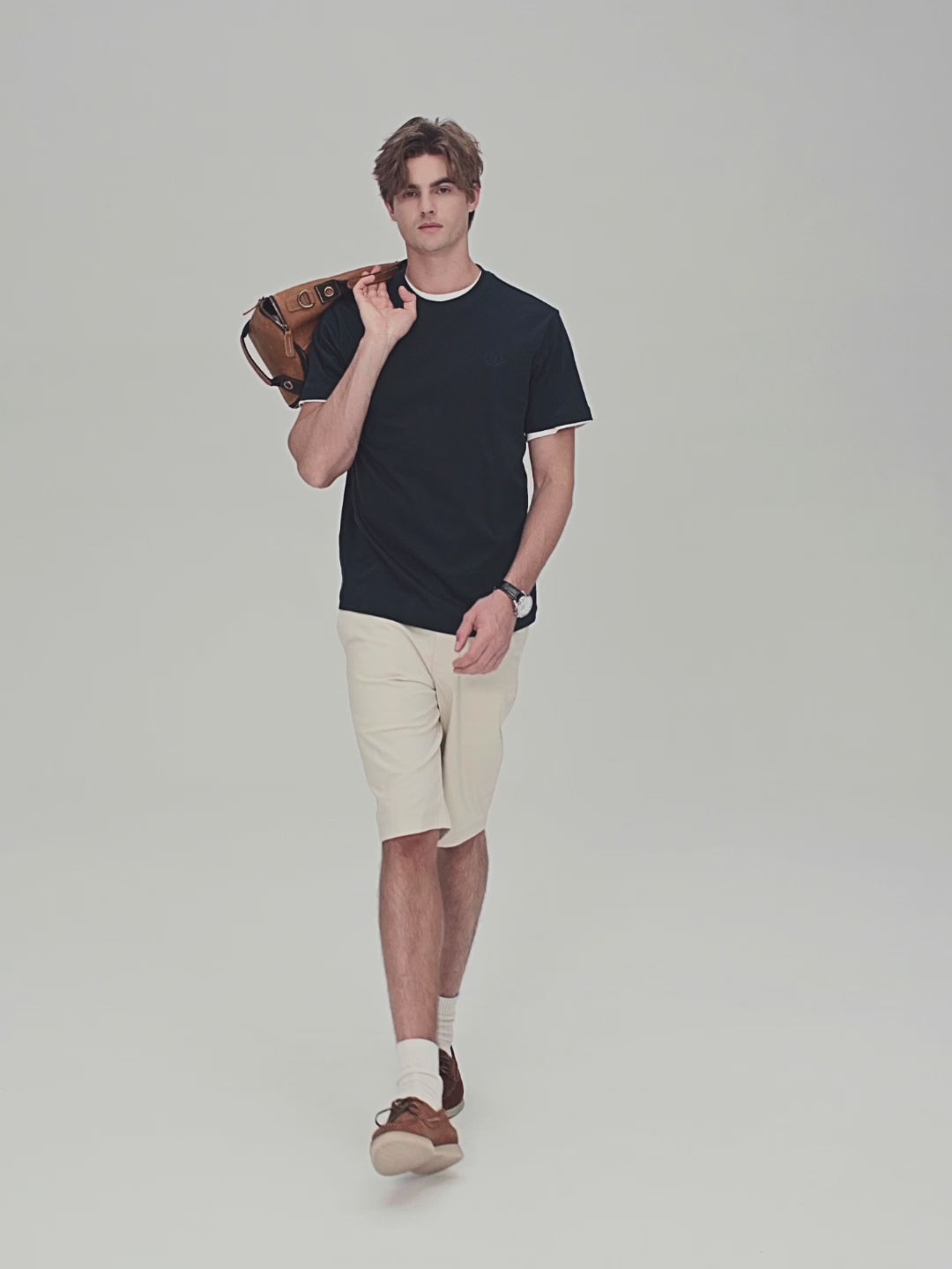 تيشيرت رجالي ضيق بقصة ضيقة من القطن السائل الملمس برقبة دائرية