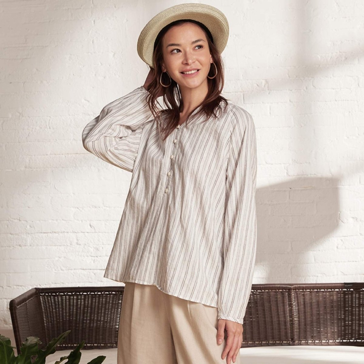 Women's Linen Cotton Dobby V - Neck Shirt - Comfort Fit - Giordano