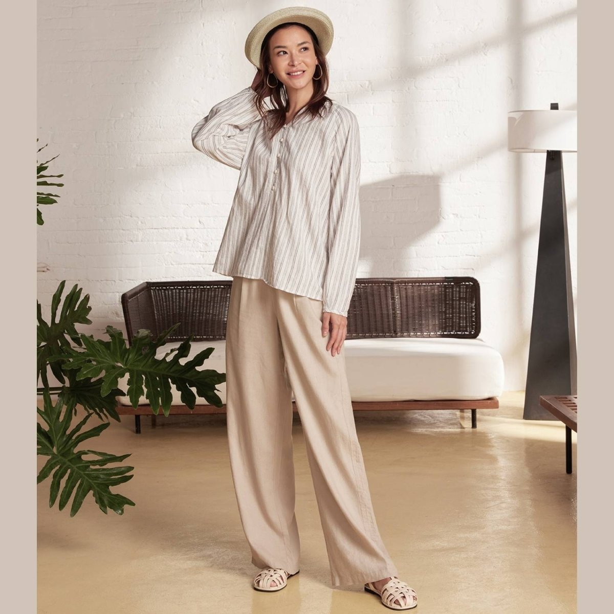 Women's Linen Cotton Dobby V - Neck Shirt - Comfort Fit - Giordano